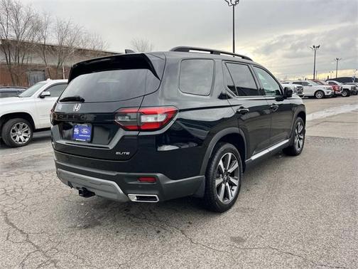 2023 Honda Pilot AWD Elite