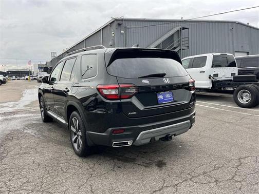 2023 Honda Pilot AWD Elite