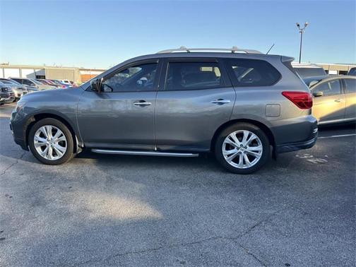 2018 Nissan Pathfinder SL