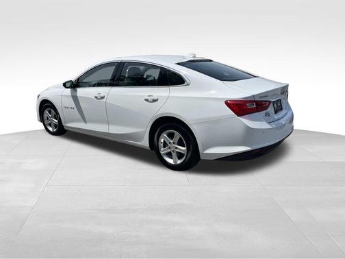 Summit White 2024 Chevrolet Malibu LT W/1LT