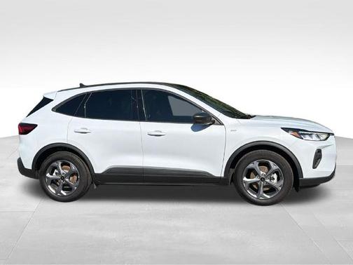 SPACE SILVER METALLIC 2025 Ford Escape ST-LINE