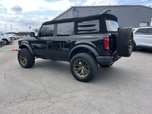 Shadow Black 2022 Ford Bronco Base
