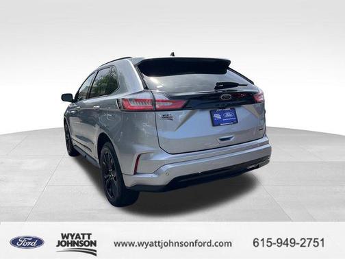 ICONIC SILVER 2022 Ford Edge SE
