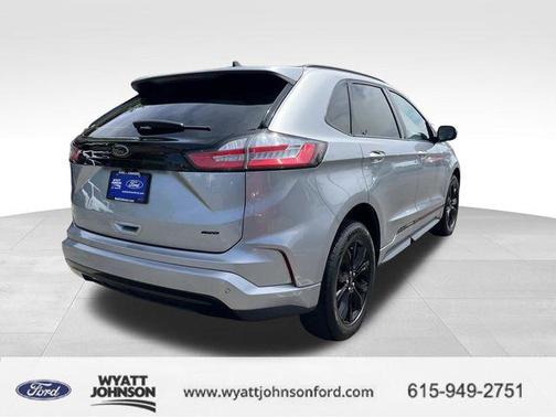 ICONIC SILVER 2022 Ford Edge SE