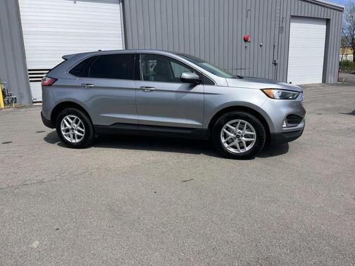 Iconic Silver Metallic 2024 Ford Edge SEL