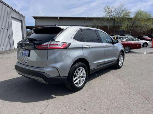 Iconic Silver Metallic 2024 Ford Edge SEL