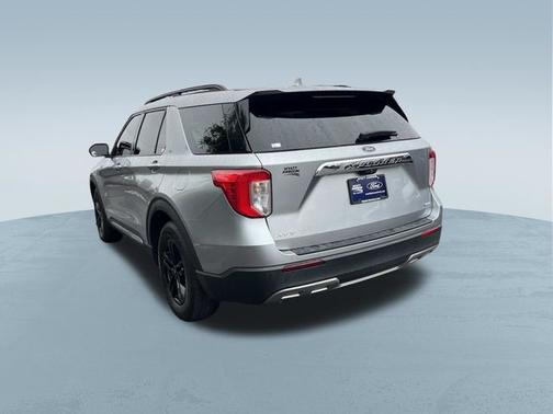 ICONIC SILVER METALLIC 2020 Ford Explorer XLT