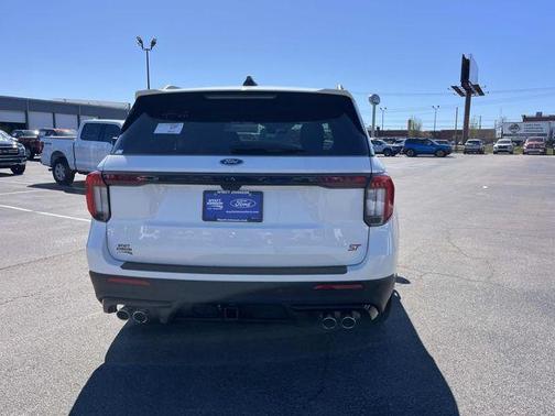Star White Metallic Tri-Coat 2026 Ford Explorer ST