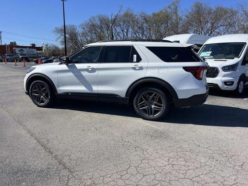 Star White Metallic Tri-Coat 2026 Ford Explorer ST