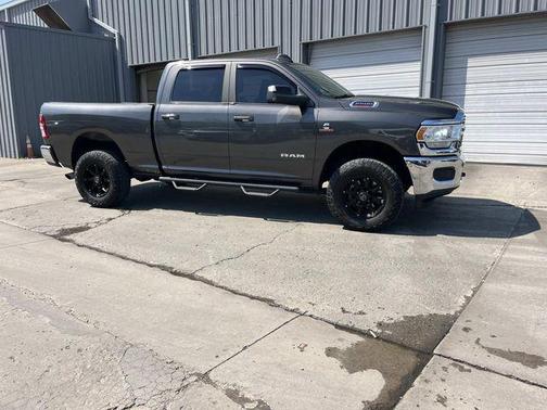 Granite Crystal Metallic Clearcoat 2022 RAM 2500 Big Horn Crew Cab 4x4 6'4' Box