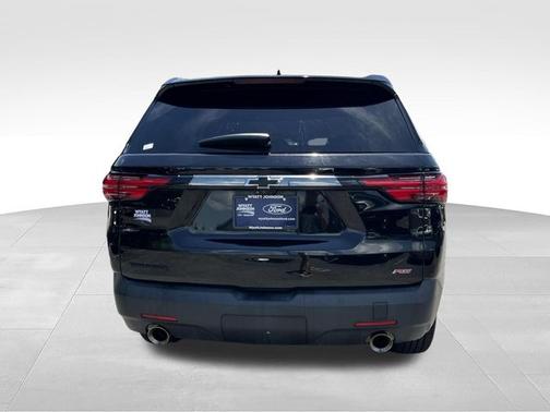 Mosaic Black Metallic 2023 Chevrolet Traverse RS