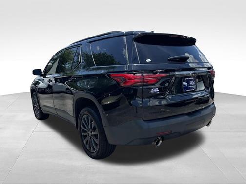 Mosaic Black Metallic 2023 Chevrolet Traverse RS