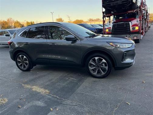 2025 Ford Escape Platinum