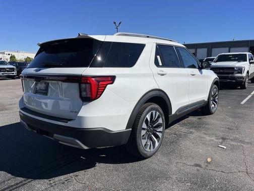 Star White Metallic Tri-Coat 2026 Ford Explorer Platinum