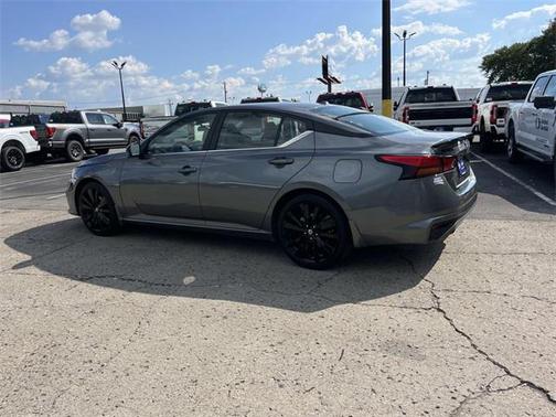 2022 Nissan Altima SR FWD