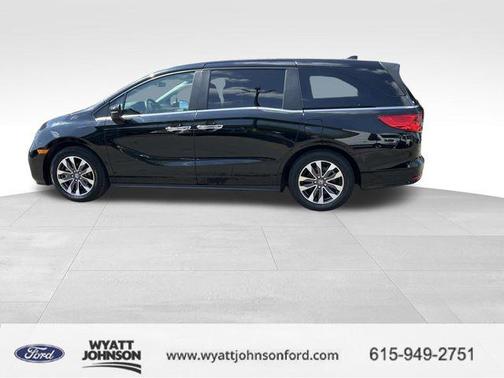Crystal Black Pearl 2024 Honda Odyssey EX-L
