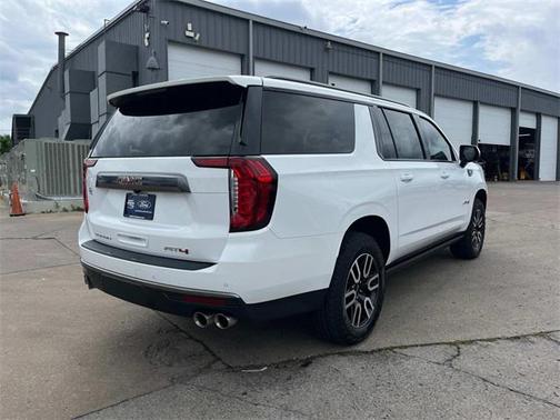 2024 GMC Yukon XL 4WD AT4