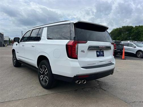 2024 GMC Yukon XL 4WD AT4