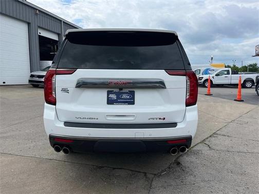 2024 GMC Yukon XL 4WD AT4