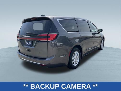Crystal Metallic 2023 Chrysler Pacifica TOURING L