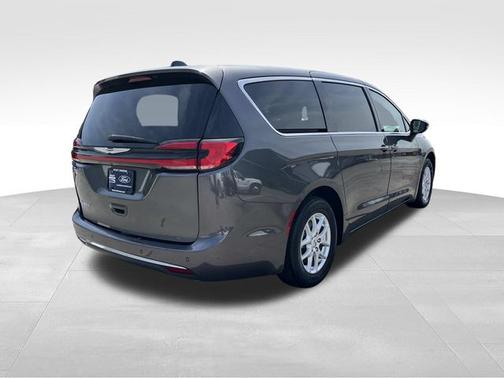 Crystal Metallic 2023 Chrysler Pacifica TOURING L
