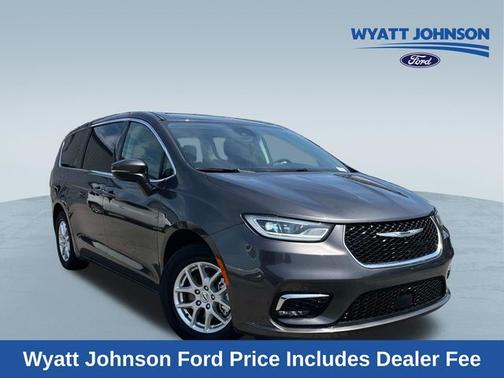 Crystal Metallic 2023 Chrysler Pacifica TOURING L