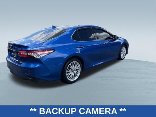 Blue Streak Metallic 2019 Toyota Camry XLE