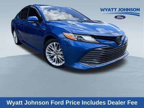 Blue Streak Metallic 2019 Toyota Camry XLE