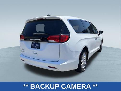 Bright White Clearcoat 2023 Chrysler Voyager LX