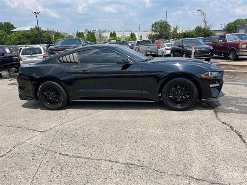 2022 Ford Mustang EcoBoost