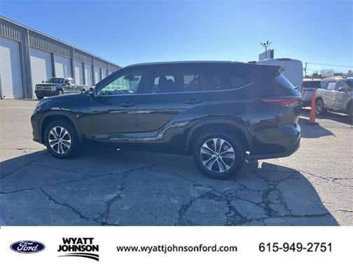 2024 Toyota Highlander LE