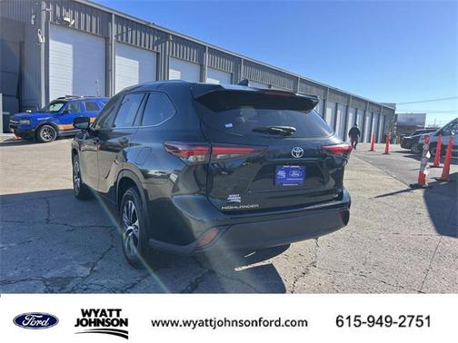 2024 Toyota Highlander LE