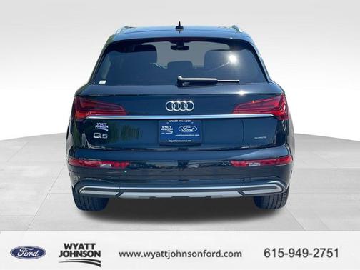 Mythos Black Metallic 2023 Audi Q5 40 PREMIUM