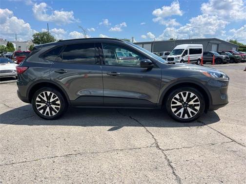 2020 Ford Escape SE