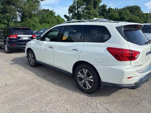 2018 Nissan Pathfinder SL