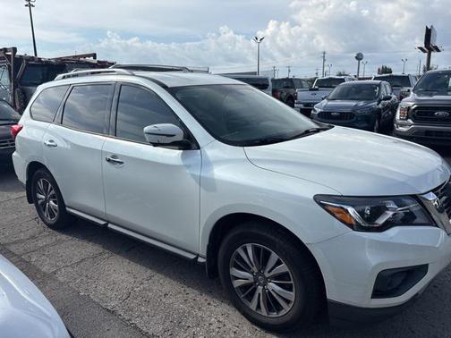 2018 Nissan Pathfinder SL