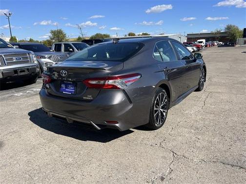 2020 Toyota Camry SE