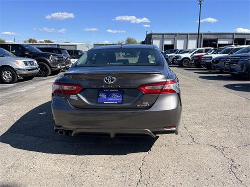 2020 Toyota Camry SE