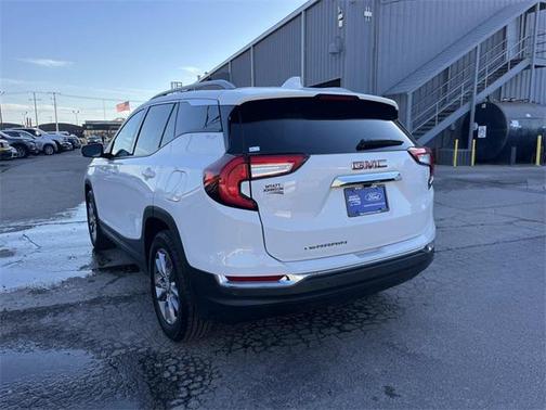 2023 GMC Terrain SLT