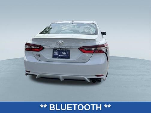 Wind Chill Pearl 2023 Toyota Camry SE
