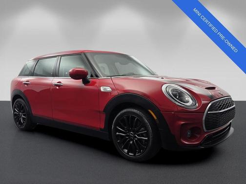 Chili Pepper Red 2023 MINI Clubman Cooper S