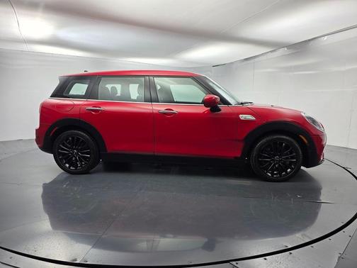 Chili Pepper Red 2023 MINI Clubman Cooper S