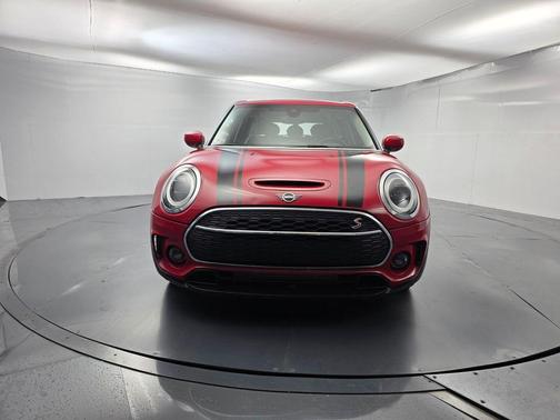 Chili Pepper Red 2023 MINI Clubman Cooper S