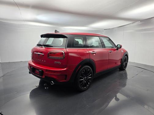 Chili Pepper Red 2023 MINI Clubman Cooper S