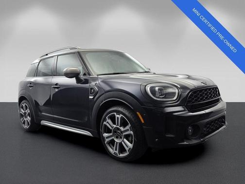 MINI Yours Enigmatic Black Metallic 2024 MINI Countryman Cooper S