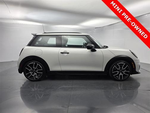 2026 MINI Hardtop ICONIC