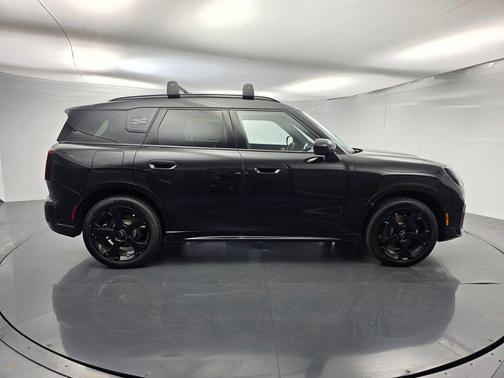 Midnight Black 2026 MINI Countryman S
