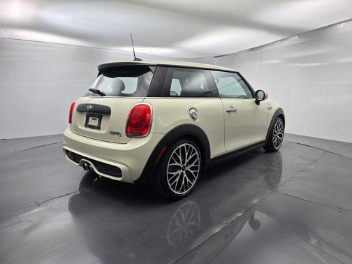 Pepper White 2017 MINI Hardtop Cooper S