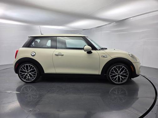 Pepper White 2017 MINI Hardtop Cooper S