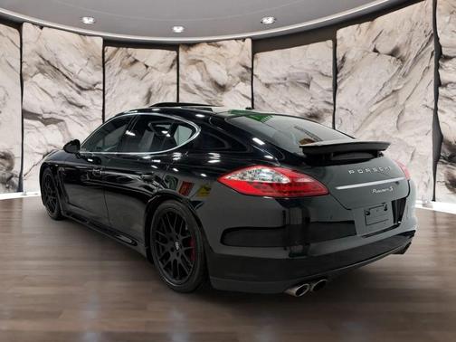 2013 Porsche Panamera 4